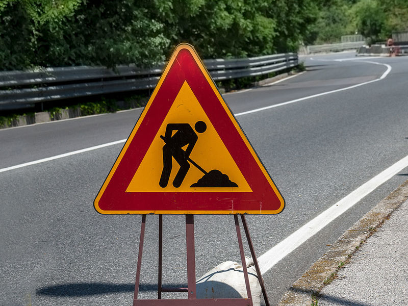 Panneaux de signalisation de travaux.